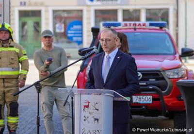 Uroczystość przekazania nowego wozu strażackiego dla OSP Żary-Kunice 
