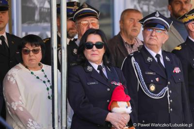 Uroczystość przekazania nowego wozu strażackiego dla OSP Żary-Kunice 
