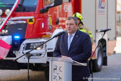 Uroczystość przekazania nowego wozu strażackiego dla OSP Żary-Kunice 