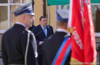 Uroczystość przekazania nowego wozu strażackiego dla OSP Żary-Kunice 