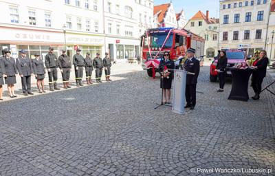Uroczystość przekazania nowego wozu strażackiego dla OSP Żary-Kunice 