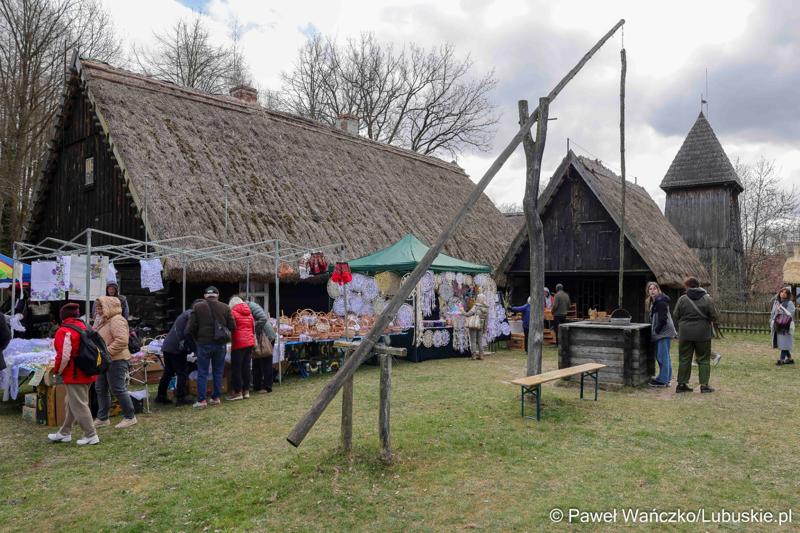 Największy wielkanocny jarmark w woj. lubuskim „Kaziuki”, w Muzeum Etnograficznym w Zielonej Górze - Ochli