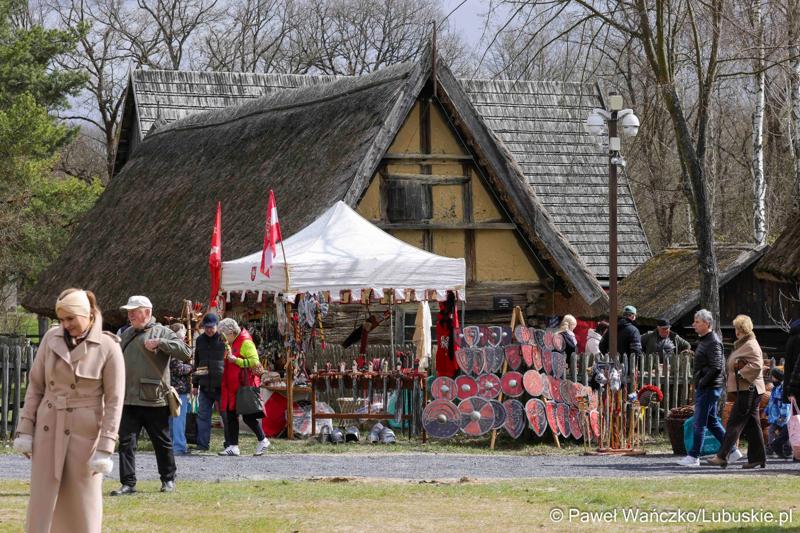 Największy wielkanocny jarmark w woj. lubuskim „Kaziuki”, w Muzeum Etnograficznym w Zielonej Górze - Ochli