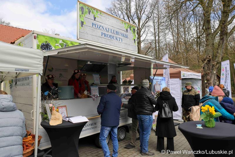 Największy wielkanocny jarmark w woj. lubuskim „Kaziuki”, w Muzeum Etnograficznym w Zielonej Górze - Ochli