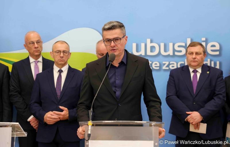 Uczestnicy konferencji prasowej w sprawie Centrów Integracji Cudzoziemców w Gorzowie Wlkp. i w Zielonej Górze.
