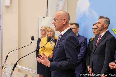 Uczestnicy konferencji prasowej w sprawie Centrów Integracji Cudzoziemców w Gorzowie Wlkp. i w Zielonej Górze.