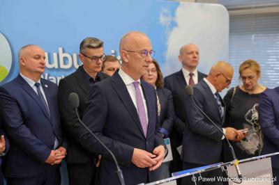Uczestnicy konferencji prasowej w sprawie Centrów Integracji Cudzoziemców w Gorzowie Wlkp. i w Zielonej Górze.