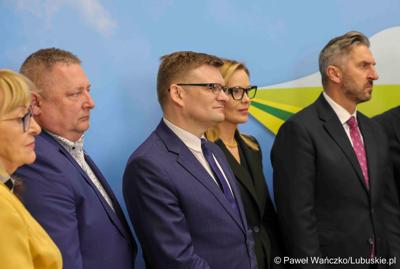 Uczestnicy konferencji prasowej w sprawie Centrów Integracji Cudzoziemców w Gorzowie Wlkp. i w Zielonej Górze.