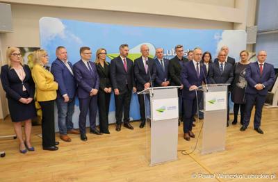 Uczestnicy konferencji prasowej w sprawie Centrów Integracji Cudzoziemców w Gorzowie Wlkp. i w Zielonej Górze.