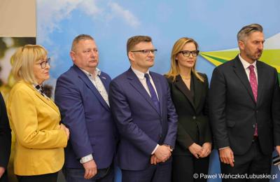 Uczestnicy konferencji prasowej w sprawie Centrów Integracji Cudzoziemców w Gorzowie Wlkp. i w Zielonej Górze.
