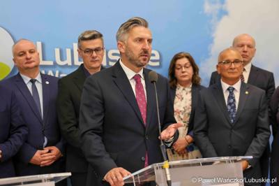 Uczestnicy konferencji prasowej w sprawie Centrów Integracji Cudzoziemców w Gorzowie Wlkp. i w Zielonej Górze.