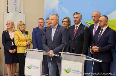 Uczestnicy konferencji prasowej w sprawie Centrów Integracji Cudzoziemców w Gorzowie Wlkp. i w Zielonej Górze.