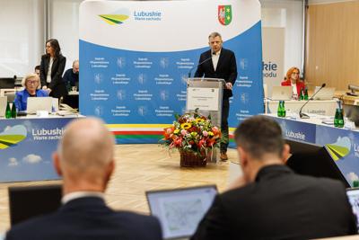 Uczestnicy kwietniowej sesji Sejmiku Województwa Lubuskiego w Zielonej Górze 
