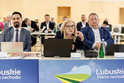 Uczestnicy kwietniowej sesji Sejmiku Województwa Lubuskiego w Zielonej Górze 