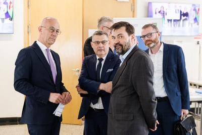Uczestnicy kwietniowej sesji Sejmiku Województwa Lubuskiego w Zielonej Górze 