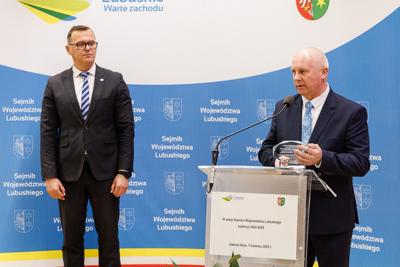 Uczestnicy kwietniowej sesji Sejmiku Województwa Lubuskiego w Zielonej Górze 