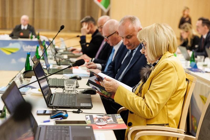 Uczestnicy kwietniowej sesji Sejmiku Województwa Lubuskiego w Zielonej Górze