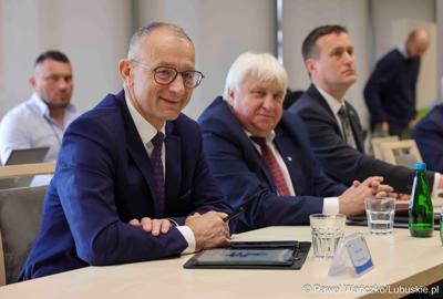Uczestnicy kwietniowej sesji Sejmiku Województwa Lubuskiego w Zielonej Górze 