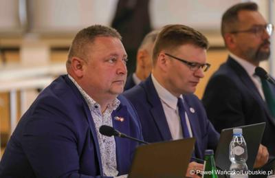 Uczestnicy kwietniowej sesji Sejmiku Województwa Lubuskiego w Zielonej Górze 