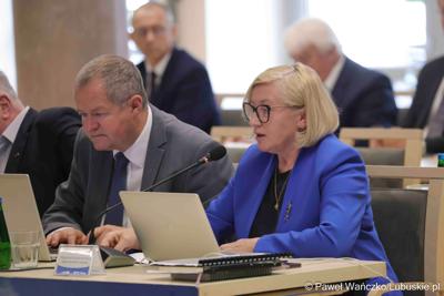 Uczestnicy kwietniowej sesji Sejmiku Województwa Lubuskiego w Zielonej Górze 