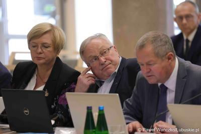 Uczestnicy kwietniowej sesji Sejmiku Województwa Lubuskiego w Zielonej Górze 