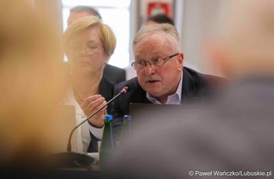 Uczestnicy kwietniowej sesji Sejmiku Województwa Lubuskiego w Zielonej Górze 