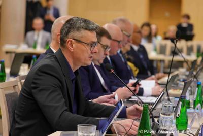 Uczestnicy kwietniowej sesji Sejmiku Województwa Lubuskiego w Zielonej Górze 