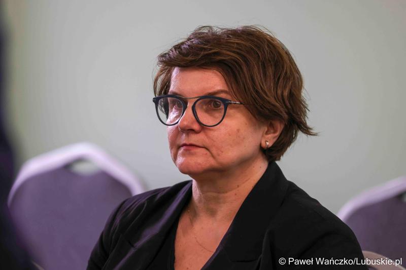 Uczestnicy obrad Lubuskiej Rady Doradczej ds. Rozwoju Regionu w zrewitalizowanym Barokowym Dworze w Zielonej Górze-Ochli. Spotkanie zorganizowano z inicjatywy marszałka Marcina Jabłońskiego