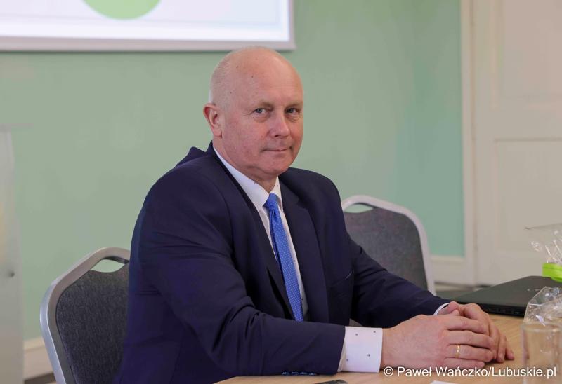 Uczestnicy obrad Lubuskiej Rady Doradczej ds. Rozwoju Regionu w zrewitalizowanym Barokowym Dworze w Zielonej Górze-Ochli. Spotkanie zorganizowano z inicjatywy marszałka Marcina Jabłońskiego