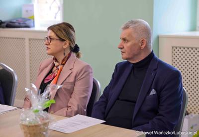 Uczestnicy obrad Lubuskiej Rady Doradczej ds. Rozwoju Regionu w zrewitalizowanym Barokowym Dworze w Zielonej Górze-Ochli. Spotkanie zorganizowano z inicjatywy marszałka Marcina Jabłońskiego 