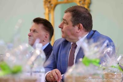 Uczestnicy obrad Lubuskiej Rady Doradczej ds. Rozwoju Regionu w zrewitalizowanym Barokowym Dworze w Zielonej Górze-Ochli. Spotkanie zorganizowano z inicjatywy marszałka Marcina Jabłońskiego 