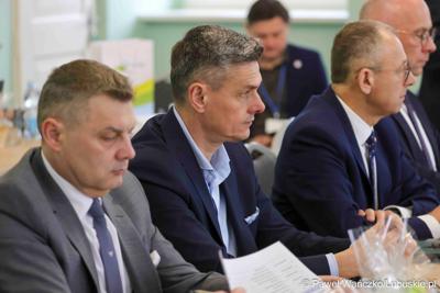 Uczestnicy obrad Lubuskiej Rady Doradczej ds. Rozwoju Regionu w zrewitalizowanym Barokowym Dworze w Zielonej Górze-Ochli. Spotkanie zorganizowano z inicjatywy marszałka Marcina Jabłońskiego 