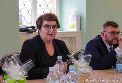 Uczestnicy obrad Lubuskiej Rady Doradczej ds. Rozwoju Regionu w zrewitalizowanym Barokowym Dworze w Zielonej Górze-Ochli. Spotkanie zorganizowano z inicjatywy marszałka Marcina Jabłońskiego 