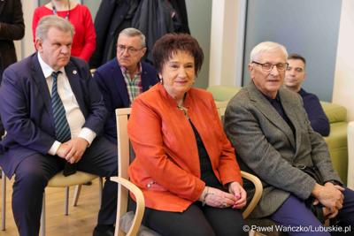 Uczestnicy konferencji prasowej związanej z rozstrzygnięciem przez Zarząd Województwa Lubuskiego otwartego konkursu ofert na wsparcie realizacji zadań publicznych w obszarze kultury fizycznej
