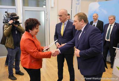 Uczestnicy konferencji prasowej związanej z rozstrzygnięciem przez Zarząd Województwa Lubuskiego otwartego konkursu ofert na wsparcie realizacji zadań publicznych w obszarze kultury fizycznej