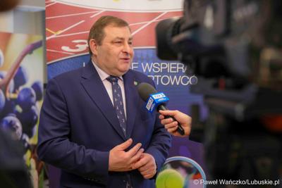 Uczestnicy konferencji prasowej związanej z rozstrzygnięciem przez Zarząd Województwa Lubuskiego otwartego konkursu ofert na wsparcie realizacji zadań publicznych w obszarze kultury fizycznej