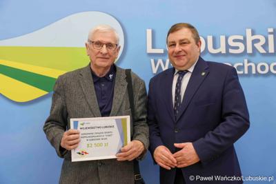 Uczestnicy konferencji prasowej związanej z rozstrzygnięciem przez Zarząd Województwa Lubuskiego otwartego konkursu ofert na wsparcie realizacji zadań publicznych w obszarze kultury fizycznej