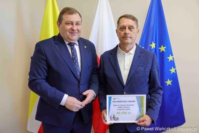 Uczestnicy konferencji prasowej związanej z rozstrzygnięciem przez Zarząd Województwa Lubuskiego otwartego konkursu ofert na wsparcie realizacji zadań publicznych w obszarze kultury fizycznej