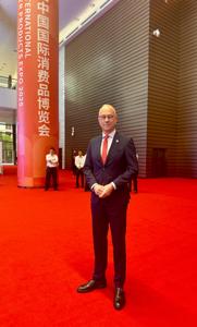 Wydarzenie „Misja gospodarcza do Chin, Hainan 11-17 kwietnia 2025 r.”, w której bierze udział 6 lubuskich przedsiębiorców z sektora MŚP, organizowane jest w ramach projektu pn.: „Przedsiębiorcze Lubuskie” finansowanego ze środków Programu Fundusze Europejskie dla Lubuskiego 2021-2027, Priorytet 1. Fundusze Europejskie dla lubuskiej gospodarki, Działanie 1.5 Rozwój przedsiębiorczości – dotacje, Typ VI – Tworzenie oferty dla biznesu – obsługa inwestora i eksportera. Celem projektu jest wzmacnianie rozwoju przedsiębiorczości i innowacji poprzez wspieranie trwałego wzrostu lubuskich przedsiębiorstw na arenie międzynarodowej w ramach tworzenia ofert dla biznesu.