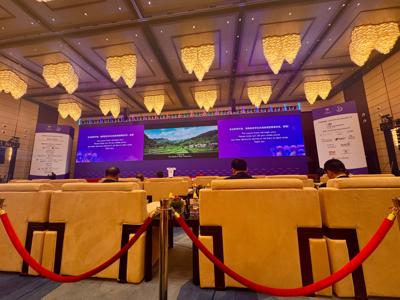 Wydarzenie „Misja gospodarcza do Chin, Hainan 11-17 kwietnia 2025 r.”, w której bierze udział 6 lubuskich przedsiębiorców z sektora MŚP, organizowane jest w ramach projektu pn.: „Przedsiębiorcze Lubuskie” finansowanego ze środków Programu Fundusze Europejskie dla Lubuskiego 2021-2027, Priorytet 1. Fundusze Europejskie dla lubuskiej gospodarki, Działanie 1.5 Rozwój przedsiębiorczości – dotacje, Typ VI – Tworzenie oferty dla biznesu – obsługa inwestora i eksportera. Celem projektu jest wzmacnianie rozwoju przedsiębiorczości i innowacji poprzez wspieranie trwałego wzrostu lubuskich przedsiębiorstw na arenie międzynarodowej w ramach tworzenia ofert dla biznesu.