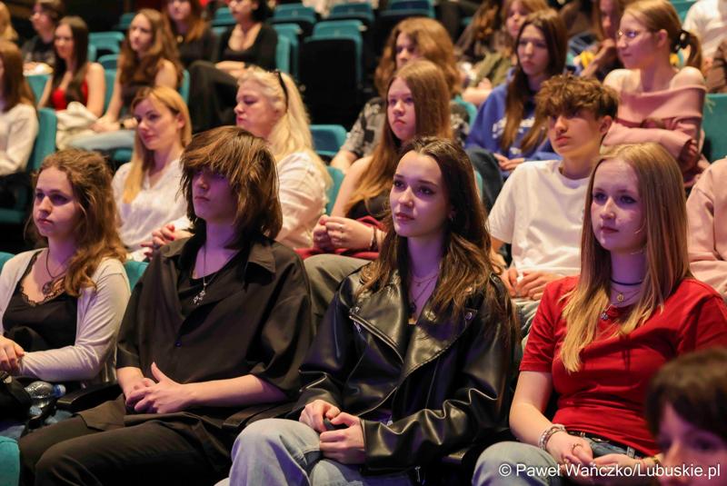 Uczestnicy konferencji "Europa okiem młodych" w zielonogórskim RCAK-u