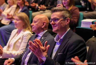 Uczestnicy konferencji "Europa okiem młodych" w zielonogórskim RCAK-u