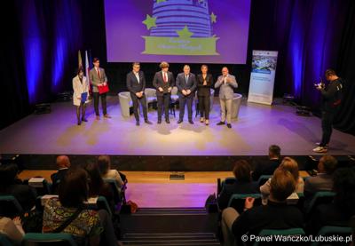 Uczestnicy konferencji "Europa okiem młodych" w zielonogórskim RCAK-u