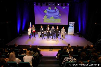 Uczestnicy konferencji "Europa okiem młodych" w zielonogórskim RCAK-u
