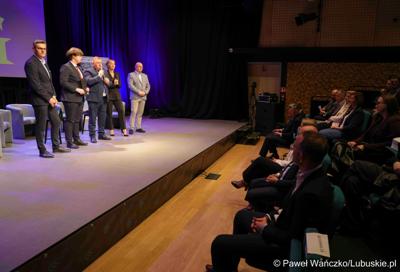 Uczestnicy konferencji "Europa okiem młodych" w zielonogórskim RCAK-u
