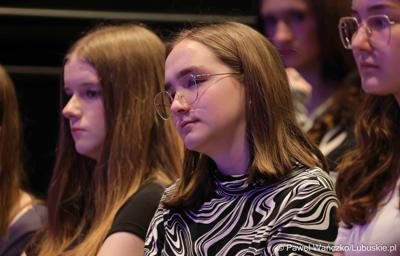 Uczestnicy konferencji "Europa okiem młodych" w zielonogórskim RCAK-u