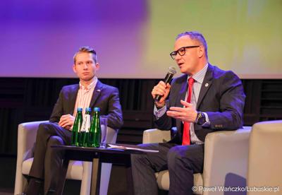 Uczestnicy konferencji "Europa okiem młodych" w zielonogórskim RCAK-u