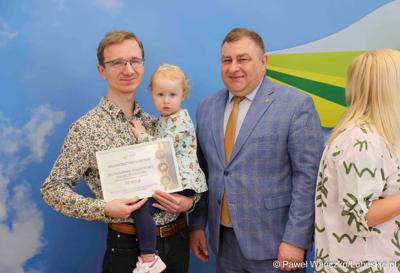 Uczestnicy konferencji prasowej dot. rozstrzygnięcia otwartego konkursu ofert na wsparcie w 2025 roku realizacji zadań publicznych Województwa Lubuskiego w obszarze promocji województwa, w zakresie kultury, sztuki, ochrony dóbr kultury i dziedzictwa narodowego. 