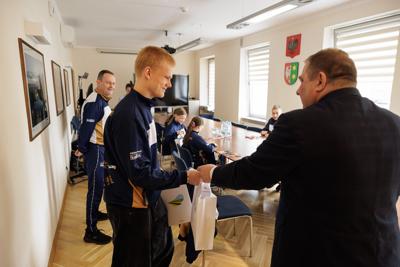Lubuscy mistrzowie karate z wizytą w Urzędzie Marszałkowskim