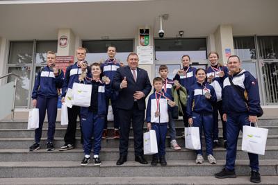 Lubuscy mistrzowie karate z wizytą w Urzędzie Marszałkowskim